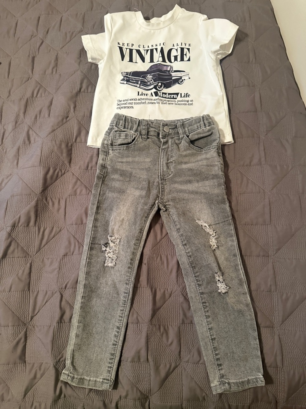 SHEIN White Vintage Car Tee & Gray Distressed Jeans Kids Matching Set